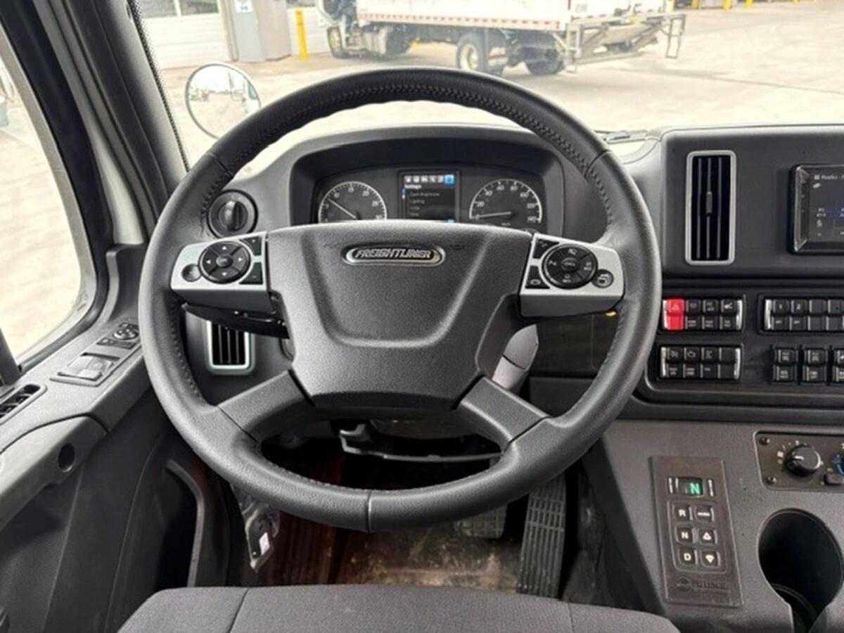 2027 Freightliner M2 106 — photo 8