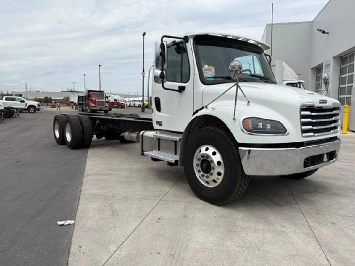 2027 Freightliner M2 106 — photo 6