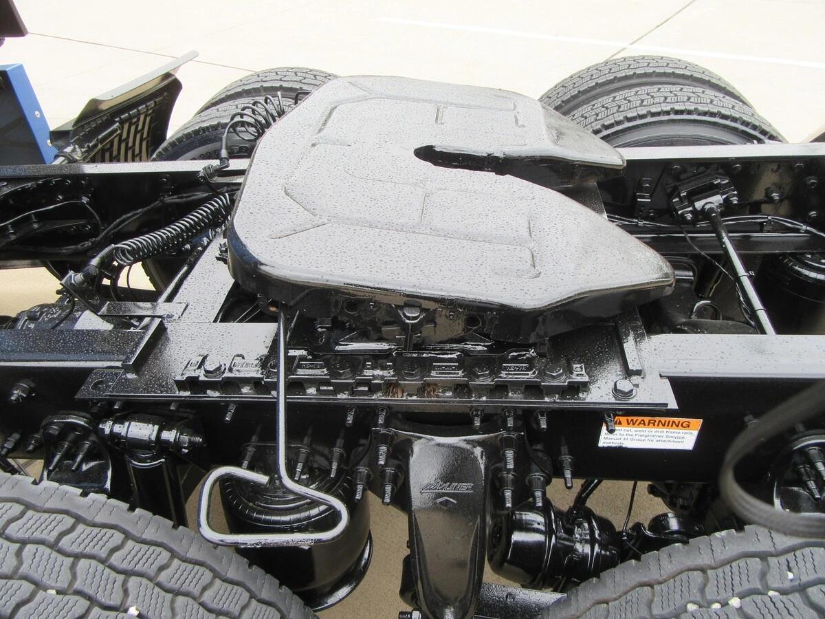 2022 Freightliner Cascadia — photo 15