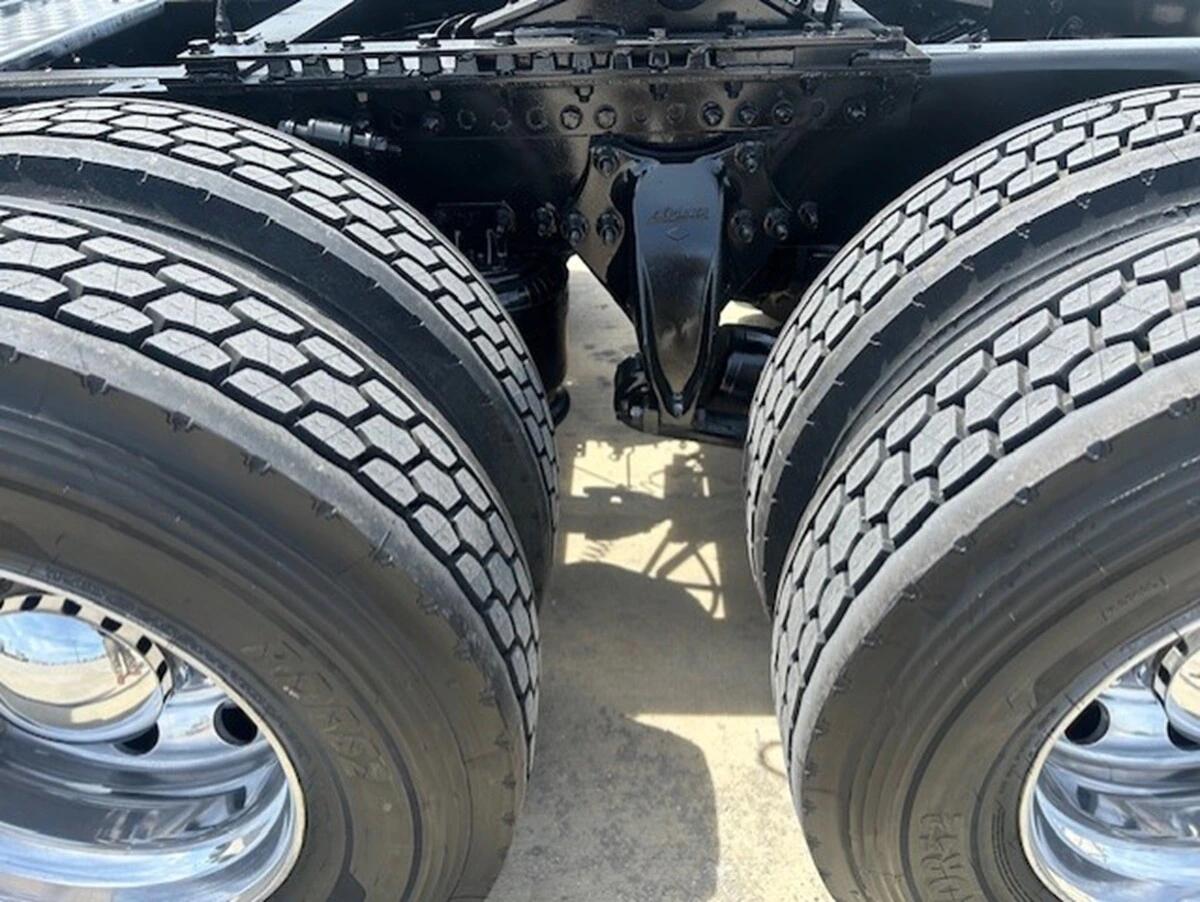 2022 Freightliner Cascadia — photo 10