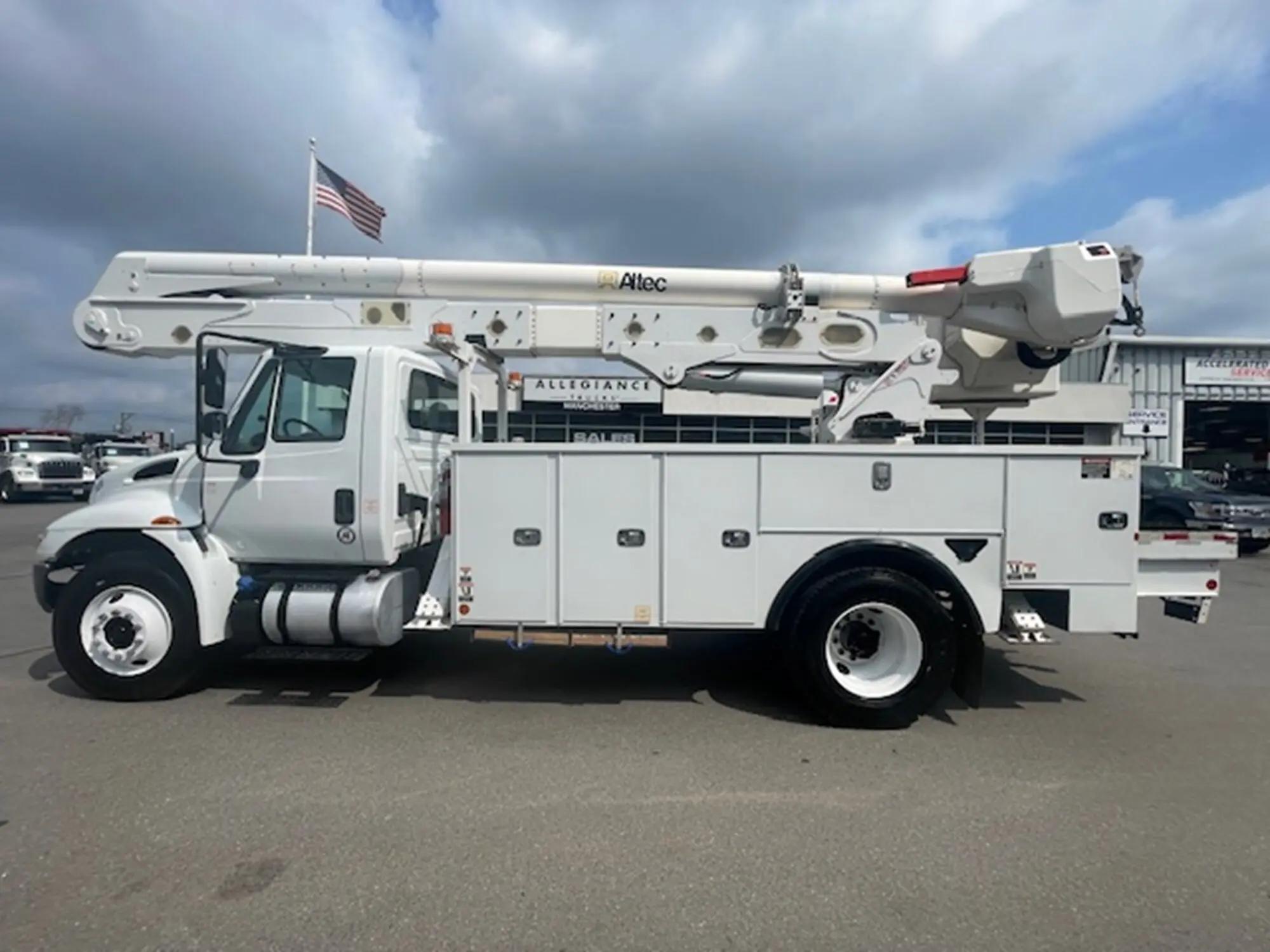 2019 International 4300 in Barrington, NH — photo 16
