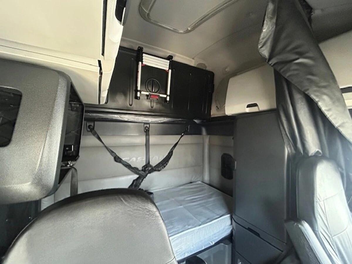 2022 Freightliner Cascadia — photo 16