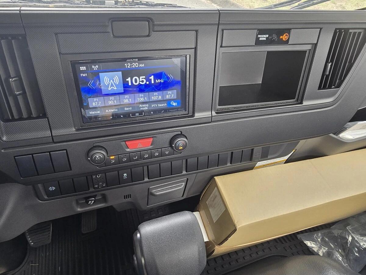 2025 Isuzu NRR in Danbury, CT — photo 2