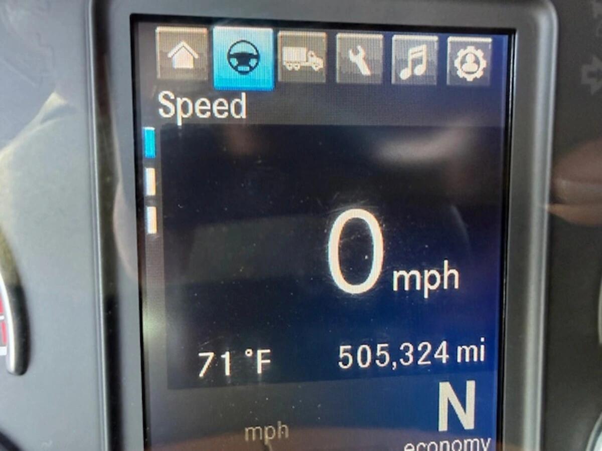 2022 Freightliner Cascadia — photo 19