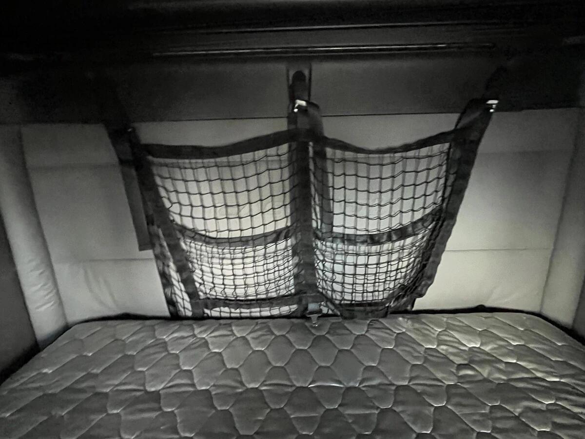 2019 Freightliner Cascadia — photo 32