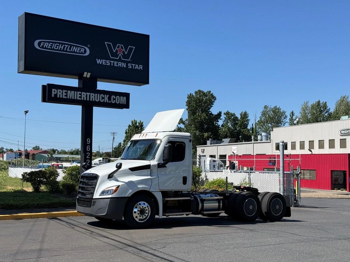 2027 Freightliner Cascadia
