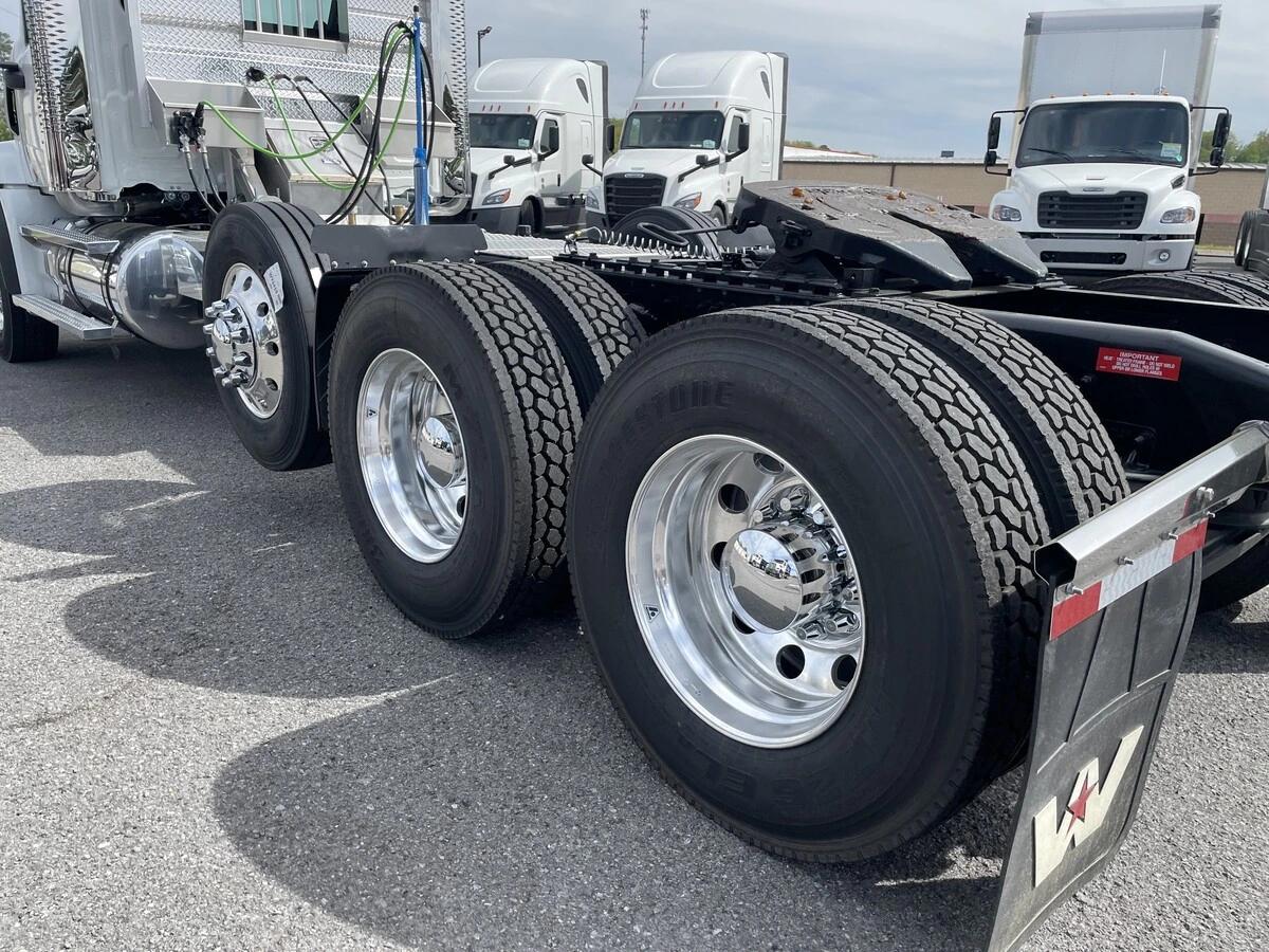2027 Western Star 49X — photo 23