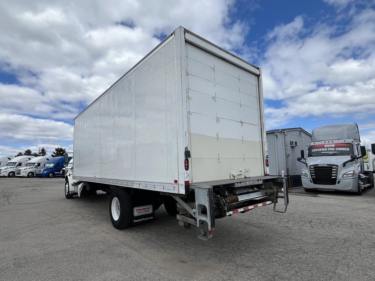 2019 Freightliner M2 106 — photo 13