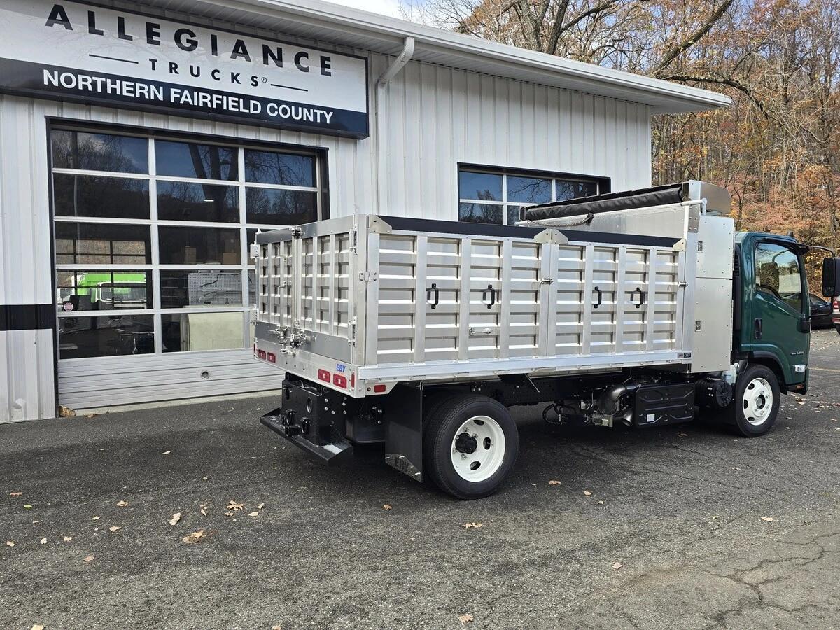 2025 Isuzu NRR in Hartford, CT — photo 9