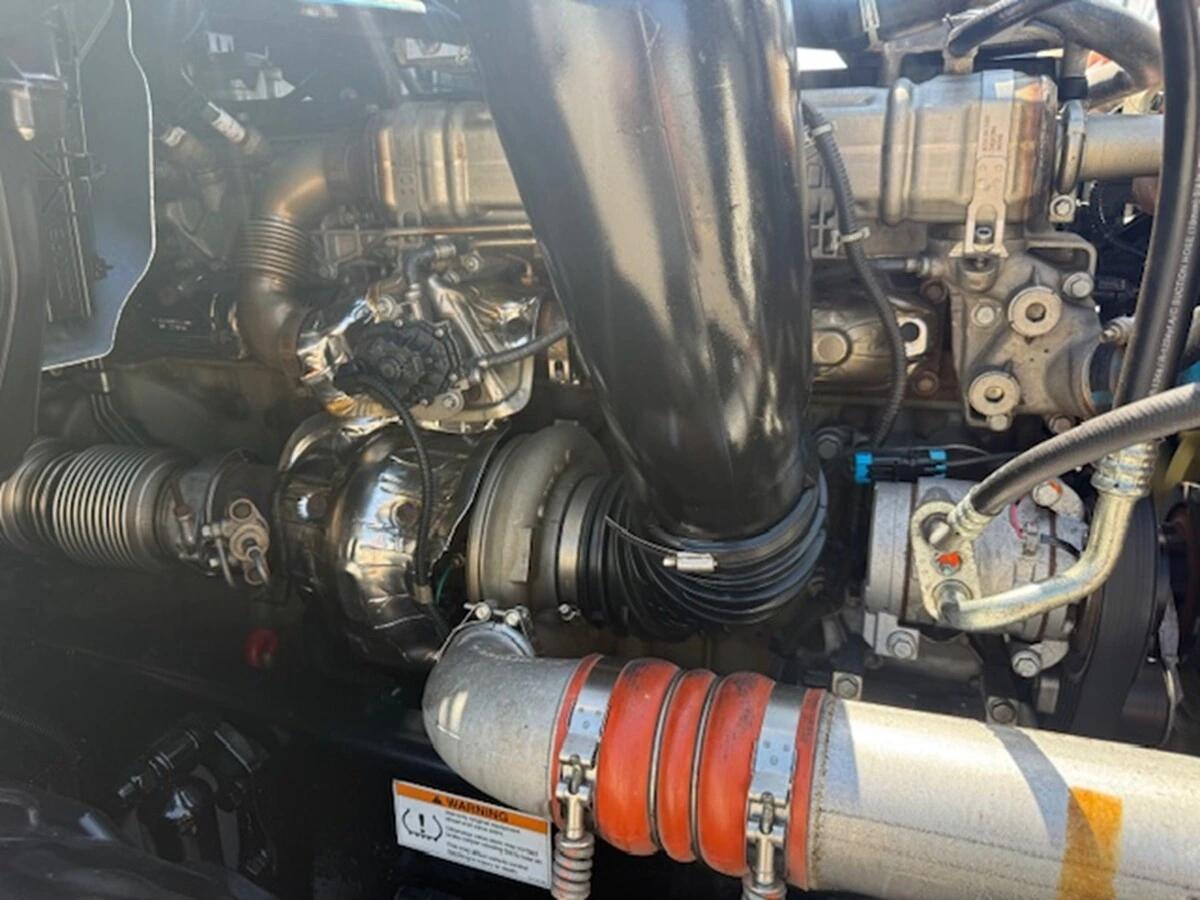 2024 Freightliner Cascadia — photo 16