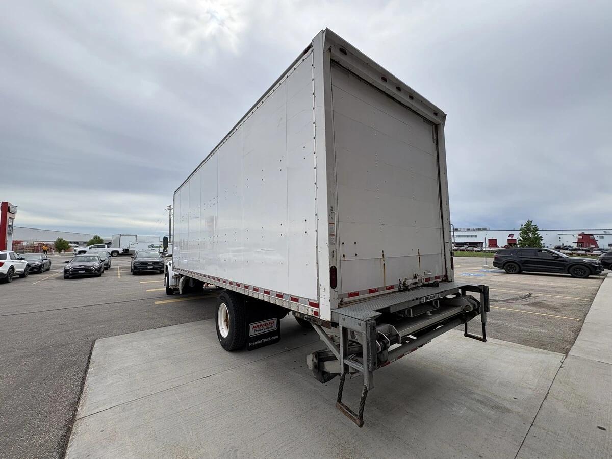 2019 Freightliner M2 106 — photo 7