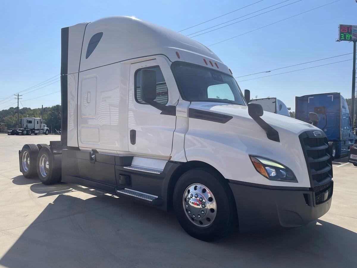 2024 Freightliner Cascadia in Chattanooga, TN — photo 3