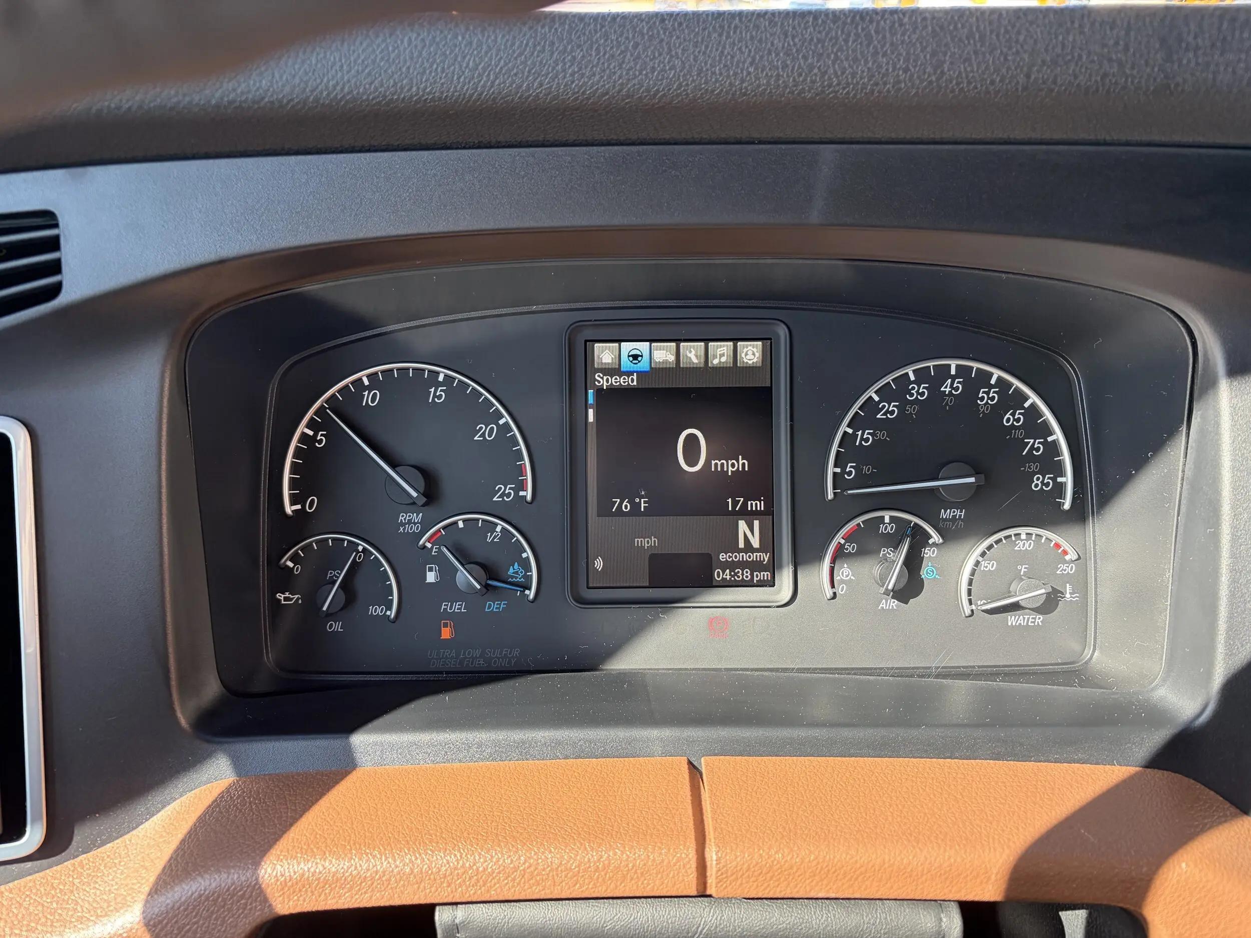 2026 Freightliner Cascadia in Oklahoma City, OK — photo 10