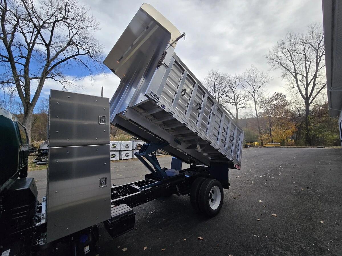 2025 Isuzu NRR in Hartford, CT — photo 4