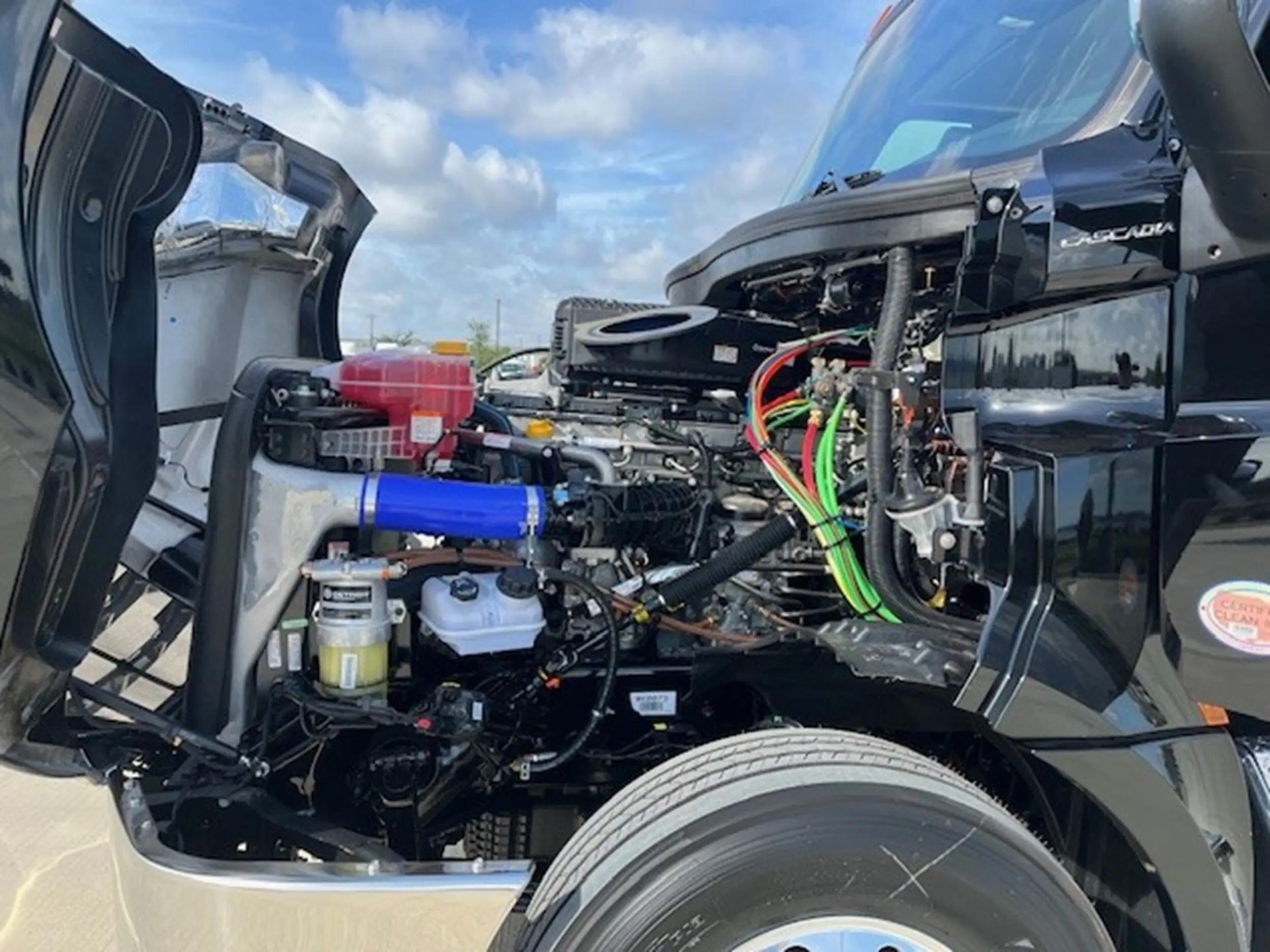 2026 Freightliner Cascadia in Fort Worth, TX — photo 15