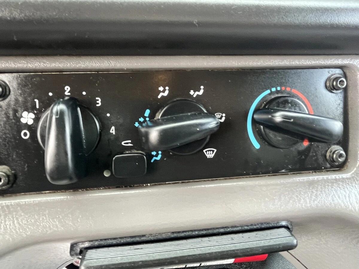 2019 Freightliner M2 106 — photo 30