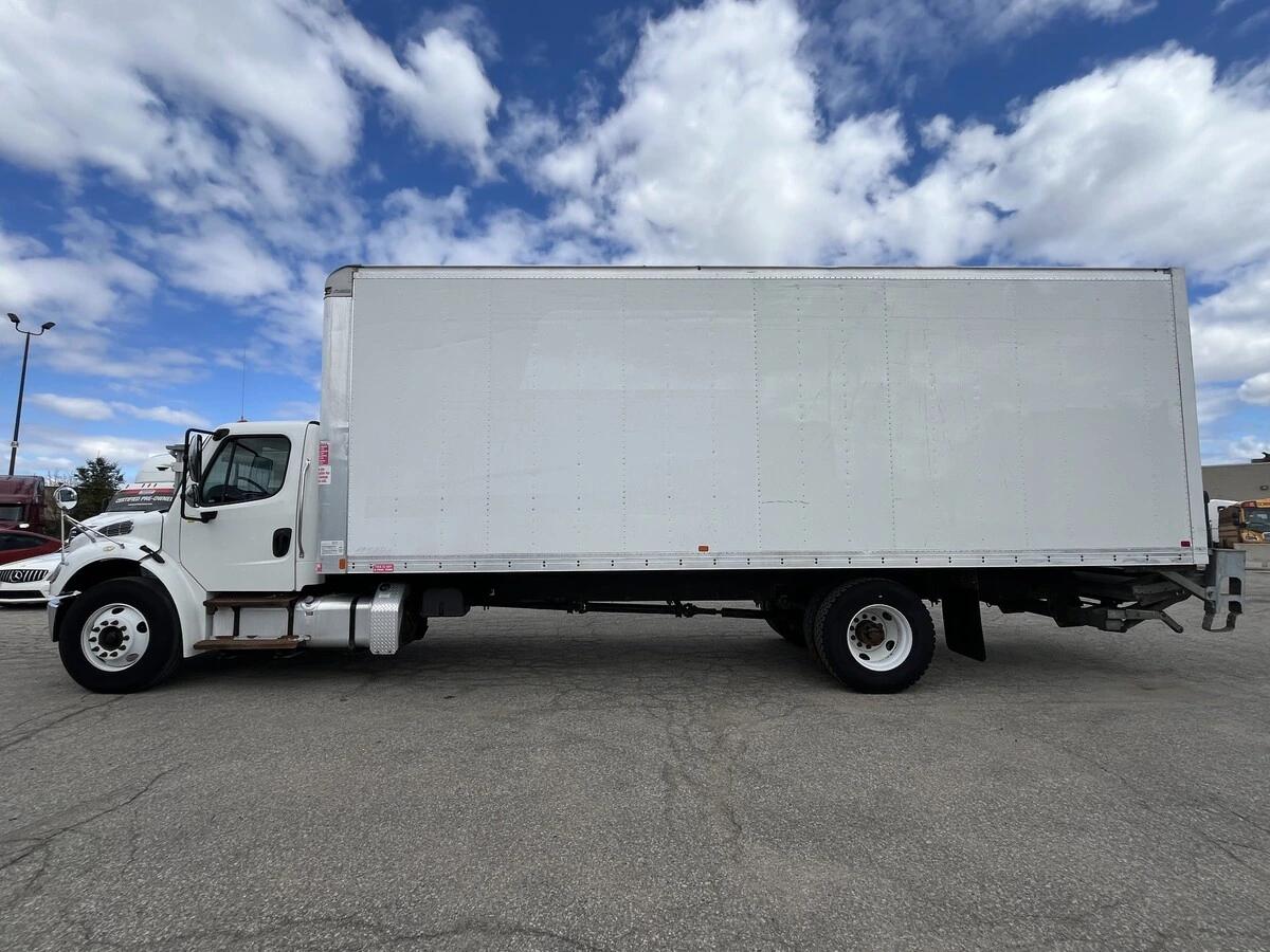 2019 Freightliner M2 106 — photo 19