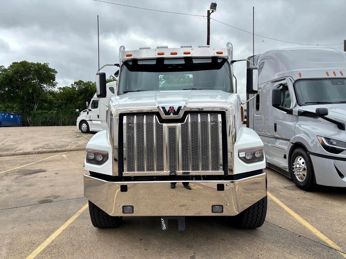 2027 Western Star 49X — photo 10