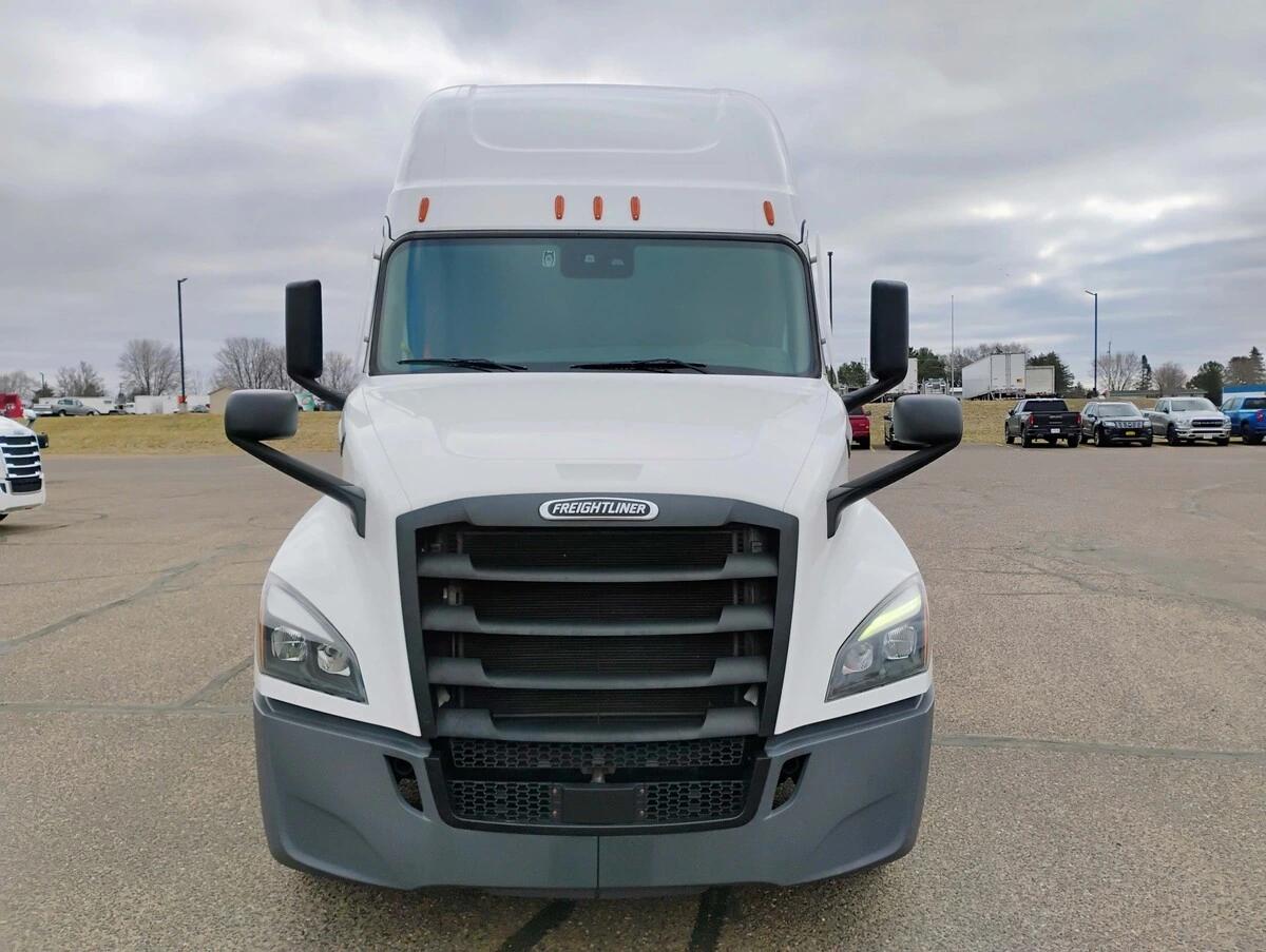 2024 Freightliner Cascadia in Chattanooga, TN — photo 2
