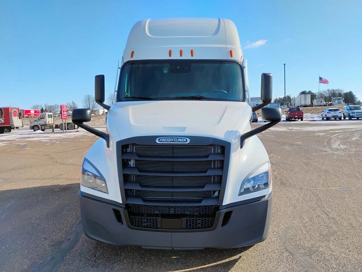 2026 Freightliner Cascadia in Eau Claire, WI — photo 2