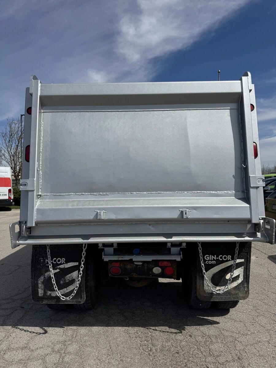 2013 Freightliner 114SD — photo 5