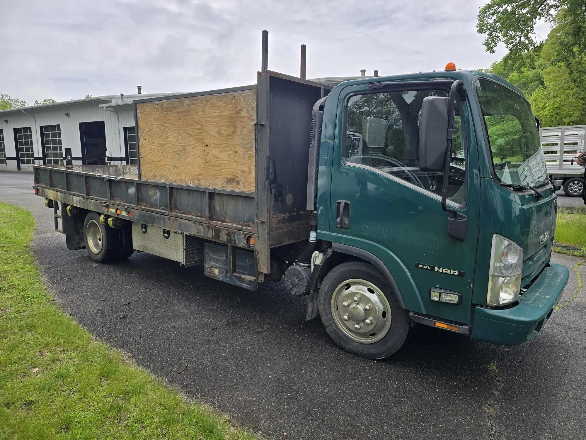 2013 Isuzu NQR in Danbury, CT — photo 7