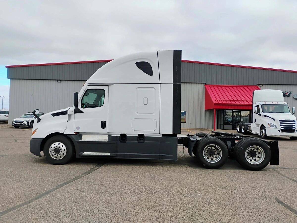 2024 Freightliner Cascadia in Chattanooga, TN — photo 8
