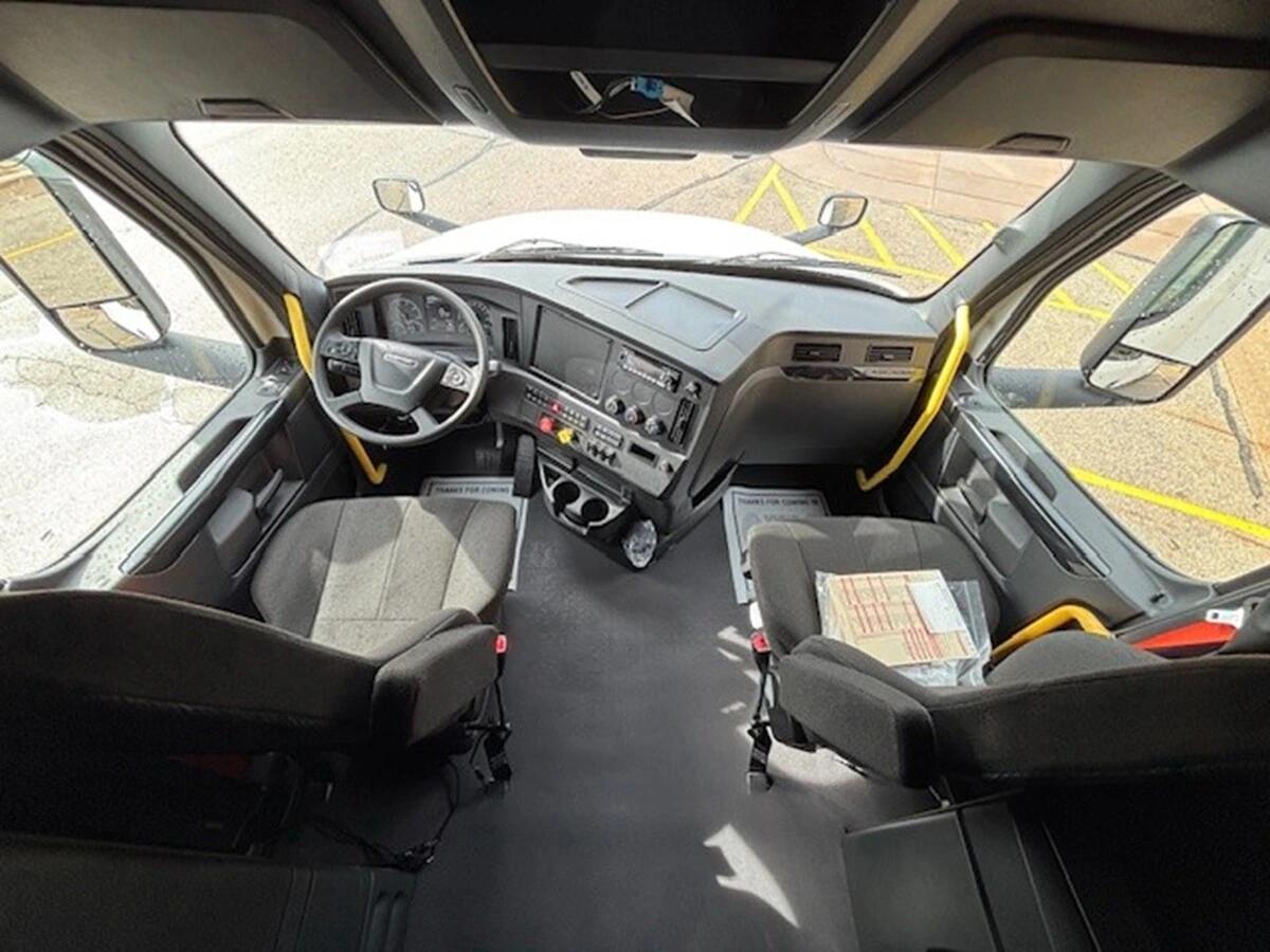 2026 Freightliner Cascadia in La Crosse, WI — photo 18