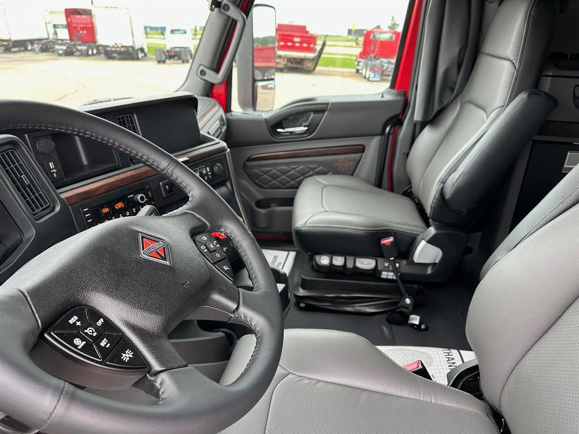 2026 International LT in Plover, WI — photo 11