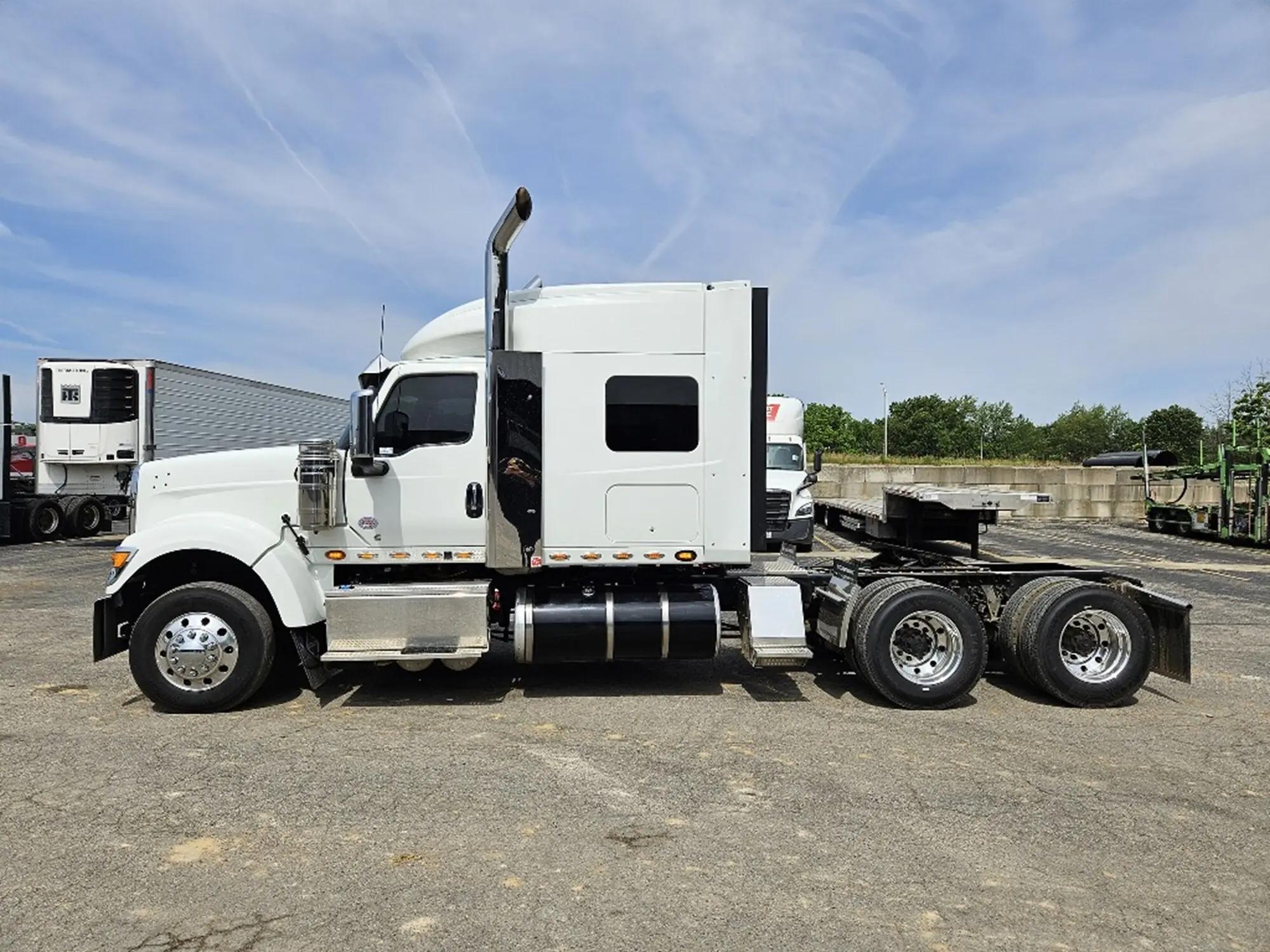 2023 International HX in Manchester, NH — photo 8