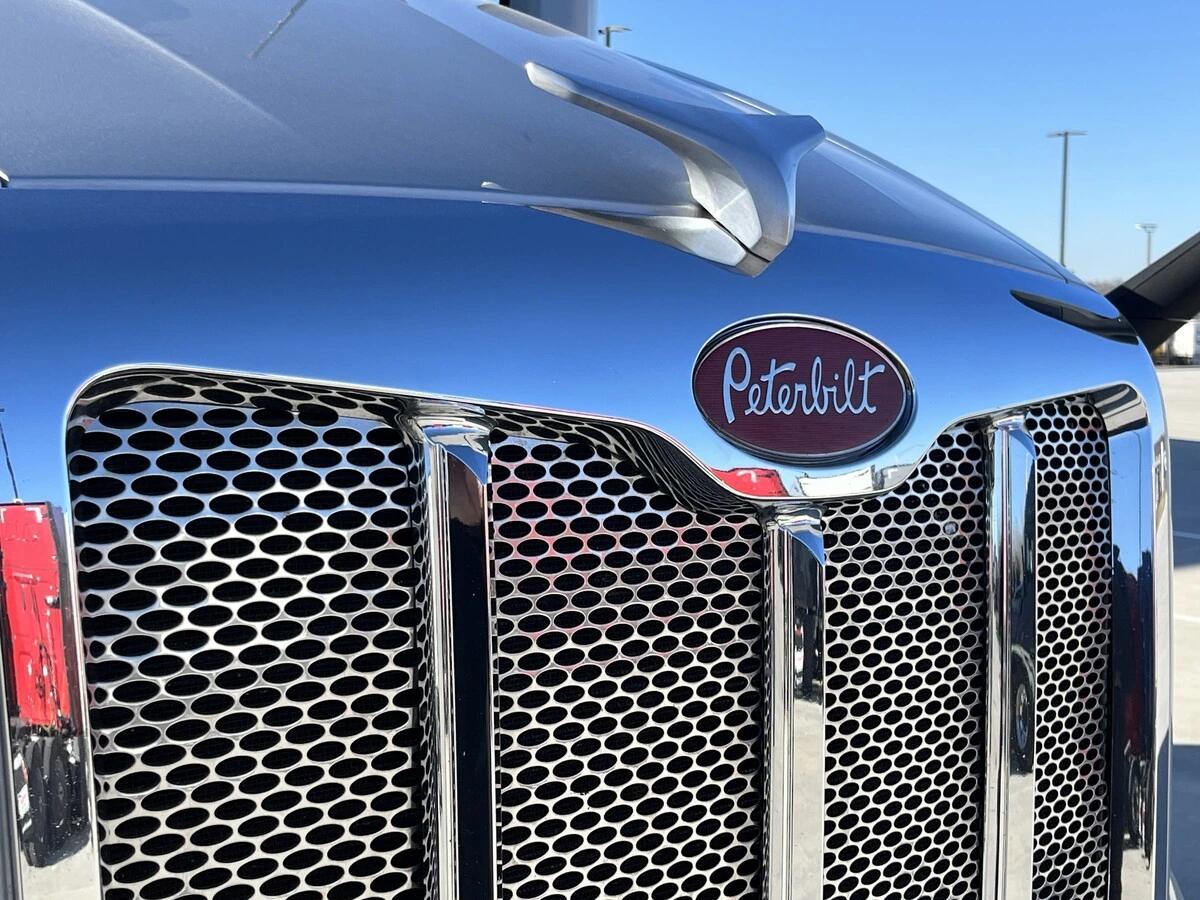 2023 Peterbilt 579 in Kansas City, MO — photo 18