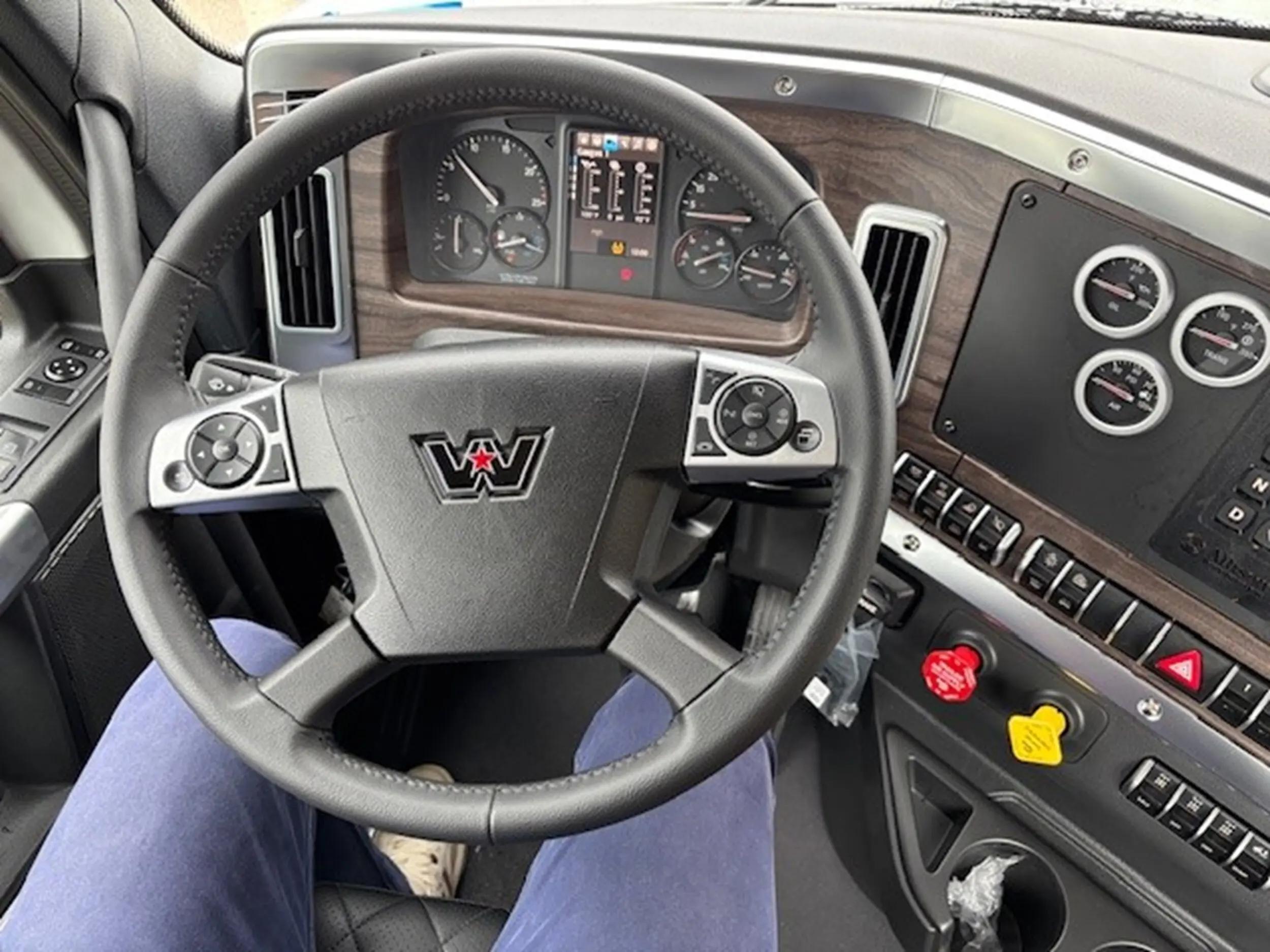 2026 Western Star 49X in La Crosse, WI — photo 14