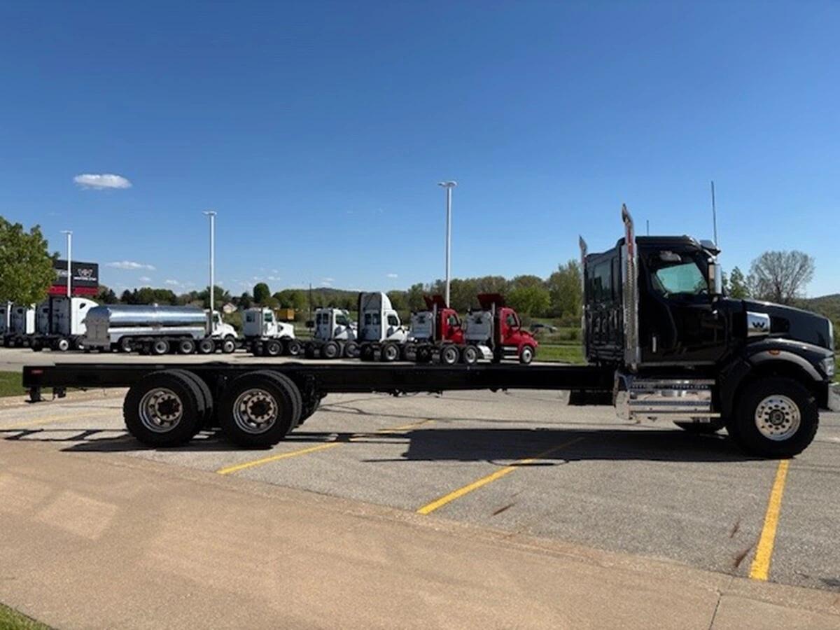 2027 Western Star 49X — photo 4