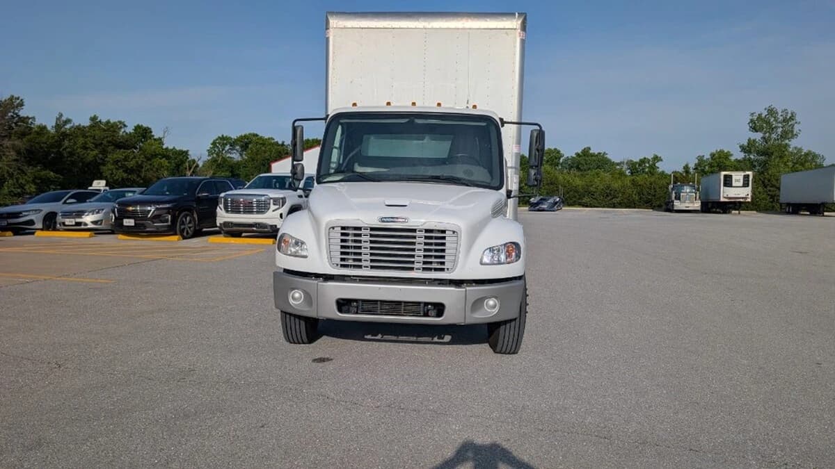 2022 Freightliner M2 106 — photo 2
