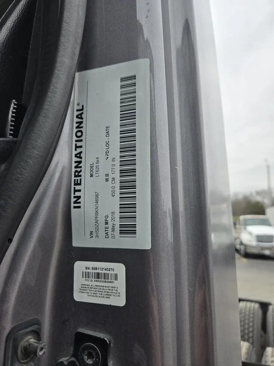 2019 International LT in Louisville, KY — photo 7