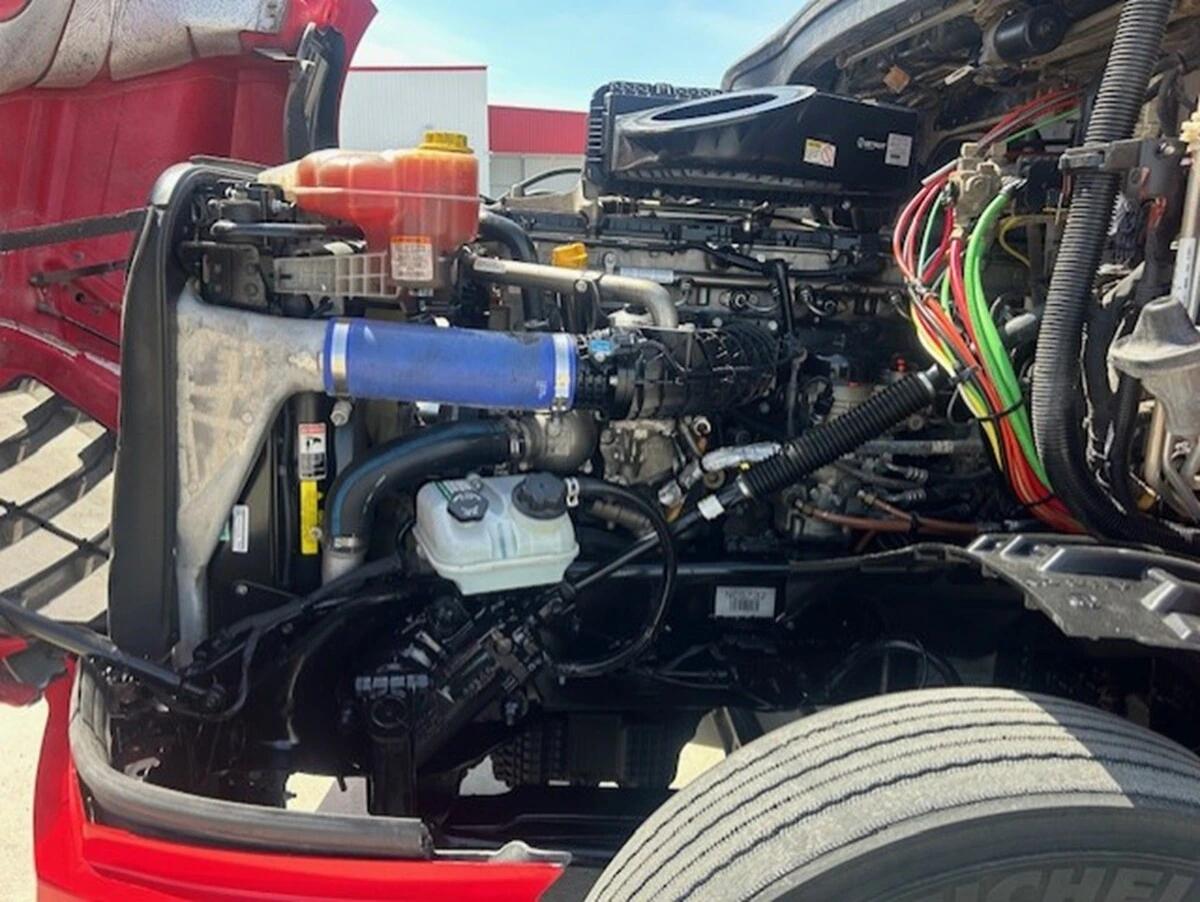 2022 Freightliner Cascadia — photo 14
