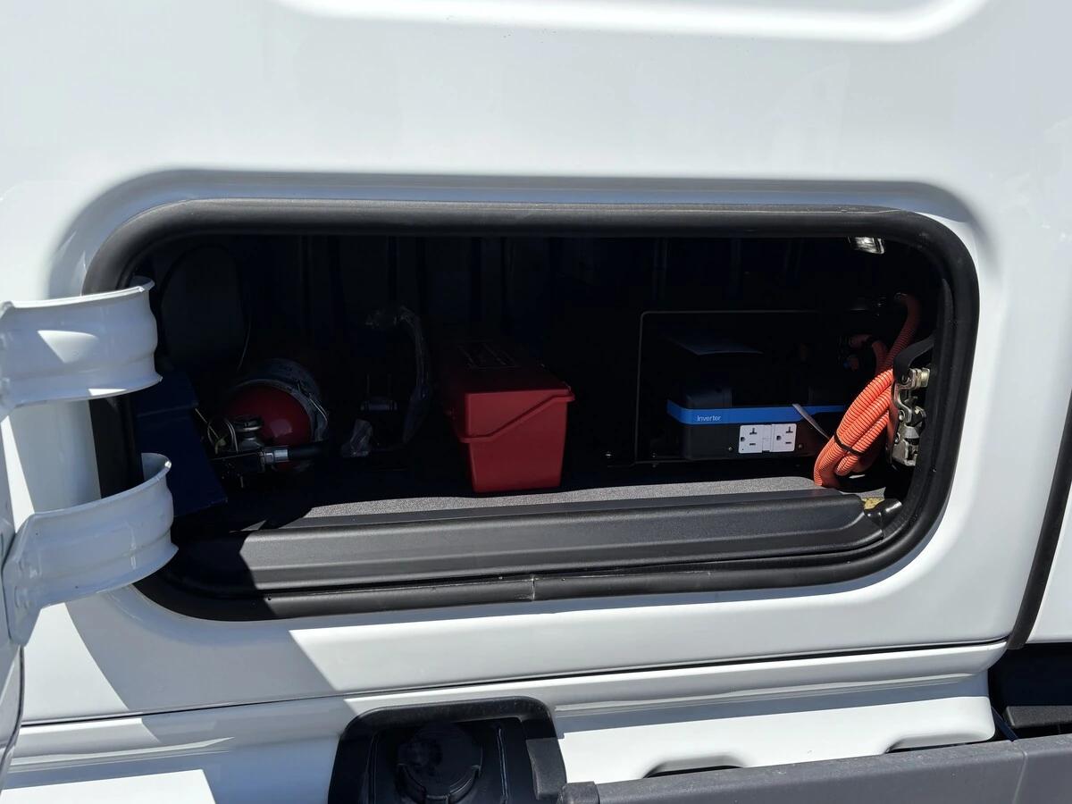 2025 Freightliner Cascadia — photo 10