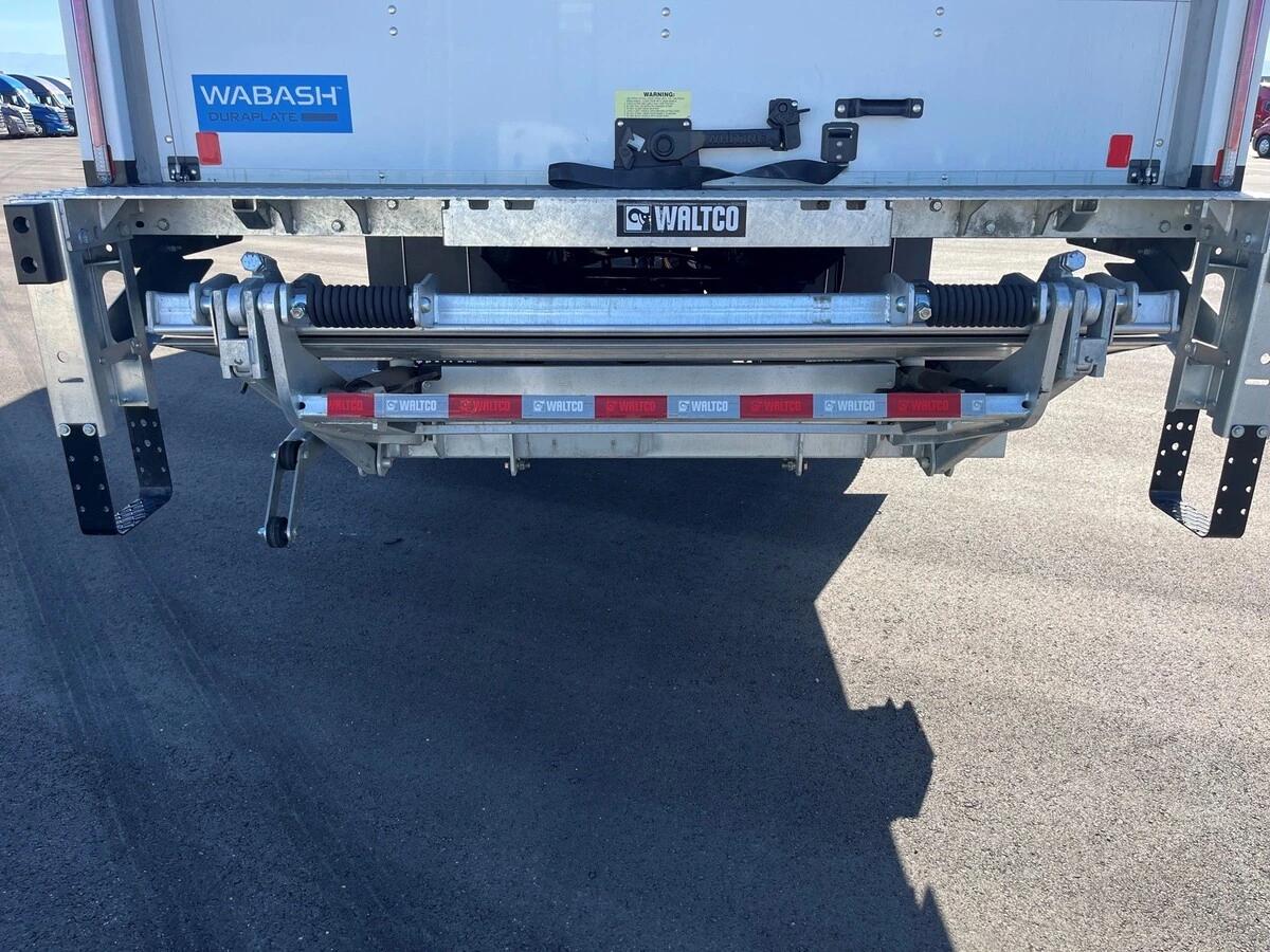 2027 Freightliner M2 106 — photo 7