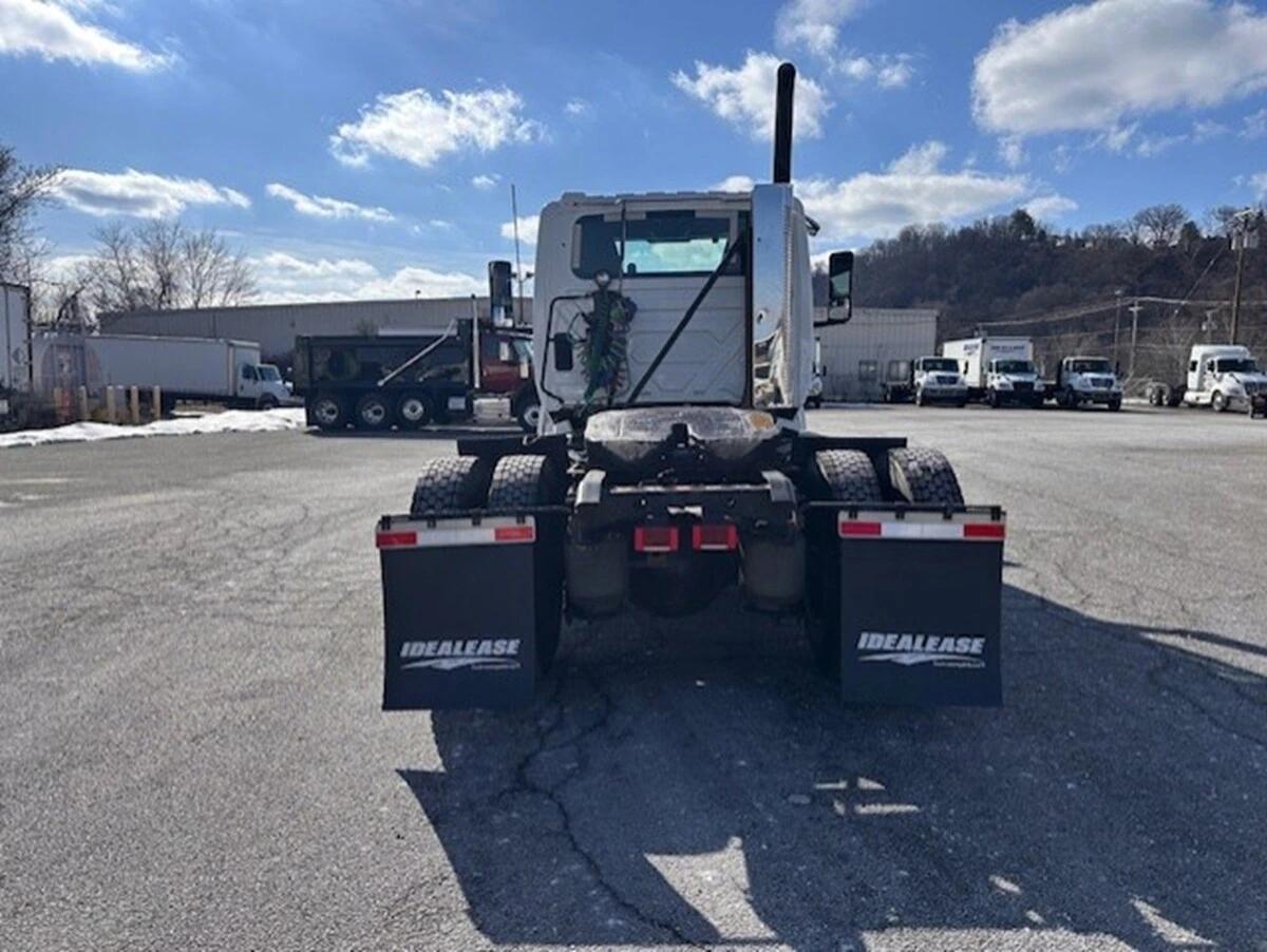 2021 International LT in Clarion, PA — photo 7