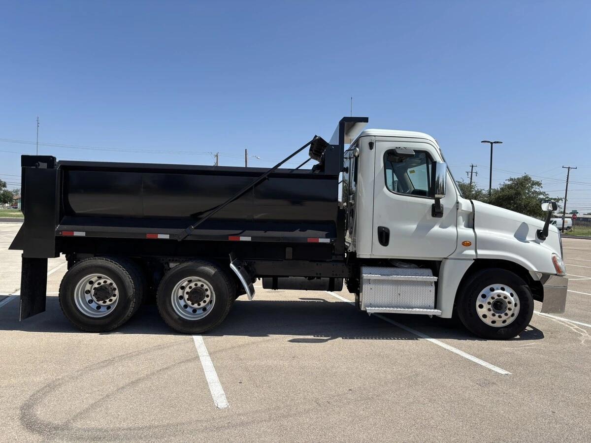 2020 Freightliner Cascadia — photo 4