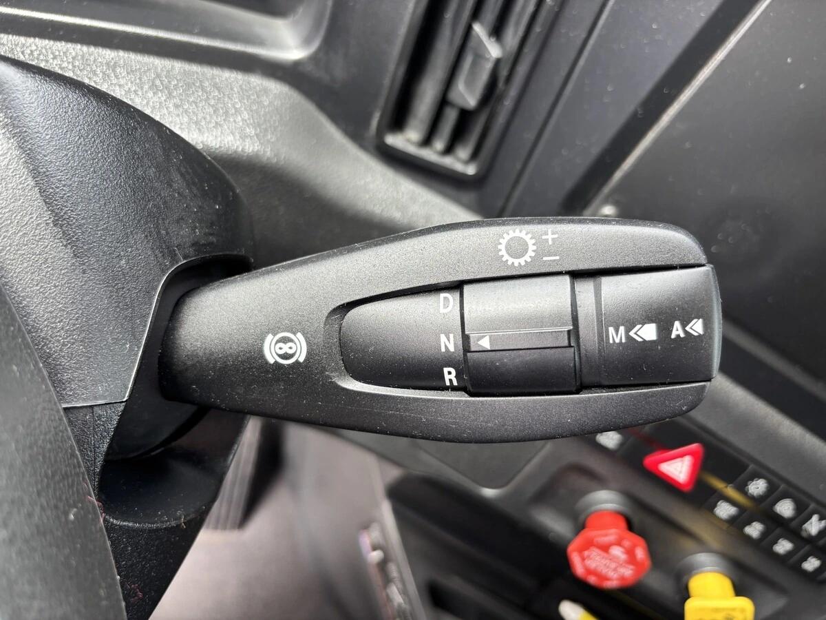 2025 Freightliner Cascadia — photo 25