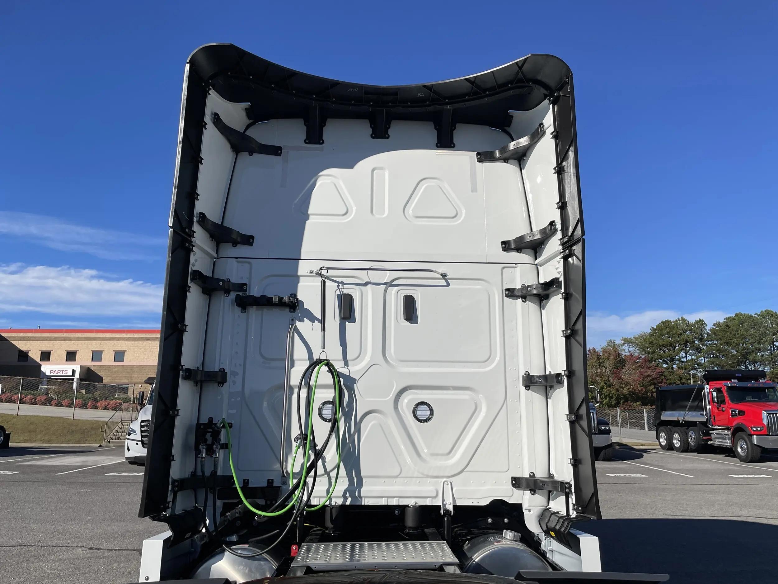 2026 Freightliner Cascadia in Chattanooga, TN — photo 10