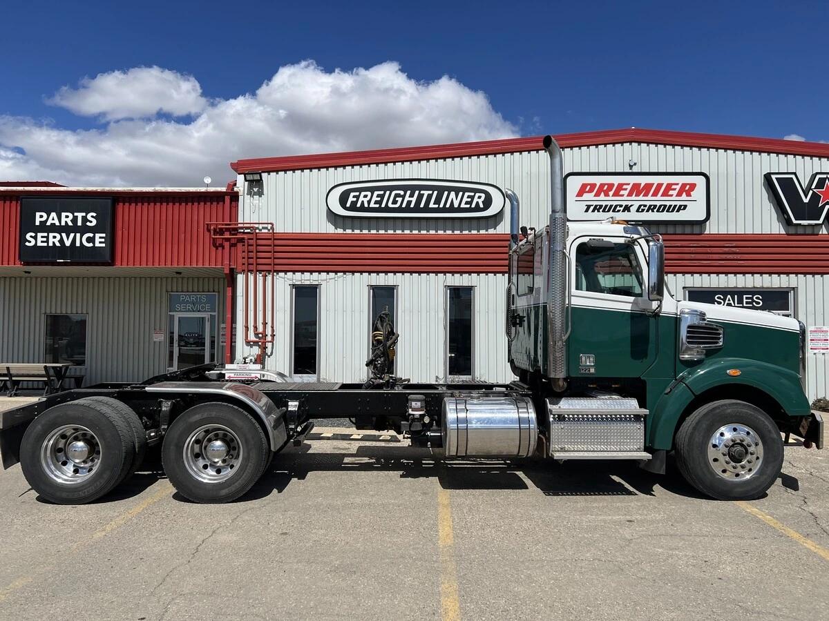 2019 Freightliner 122SD — photo 3