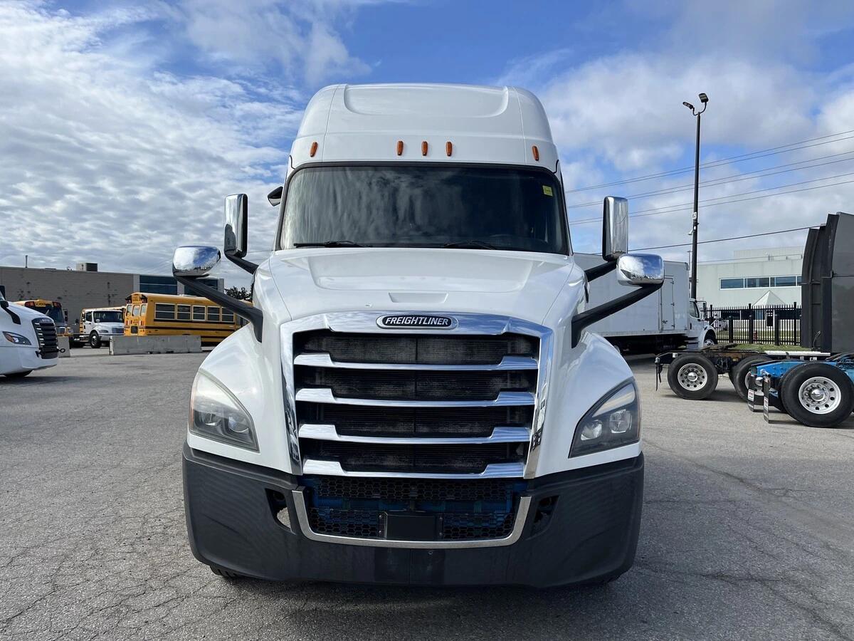 2019 Freightliner Cascadia — photo 2