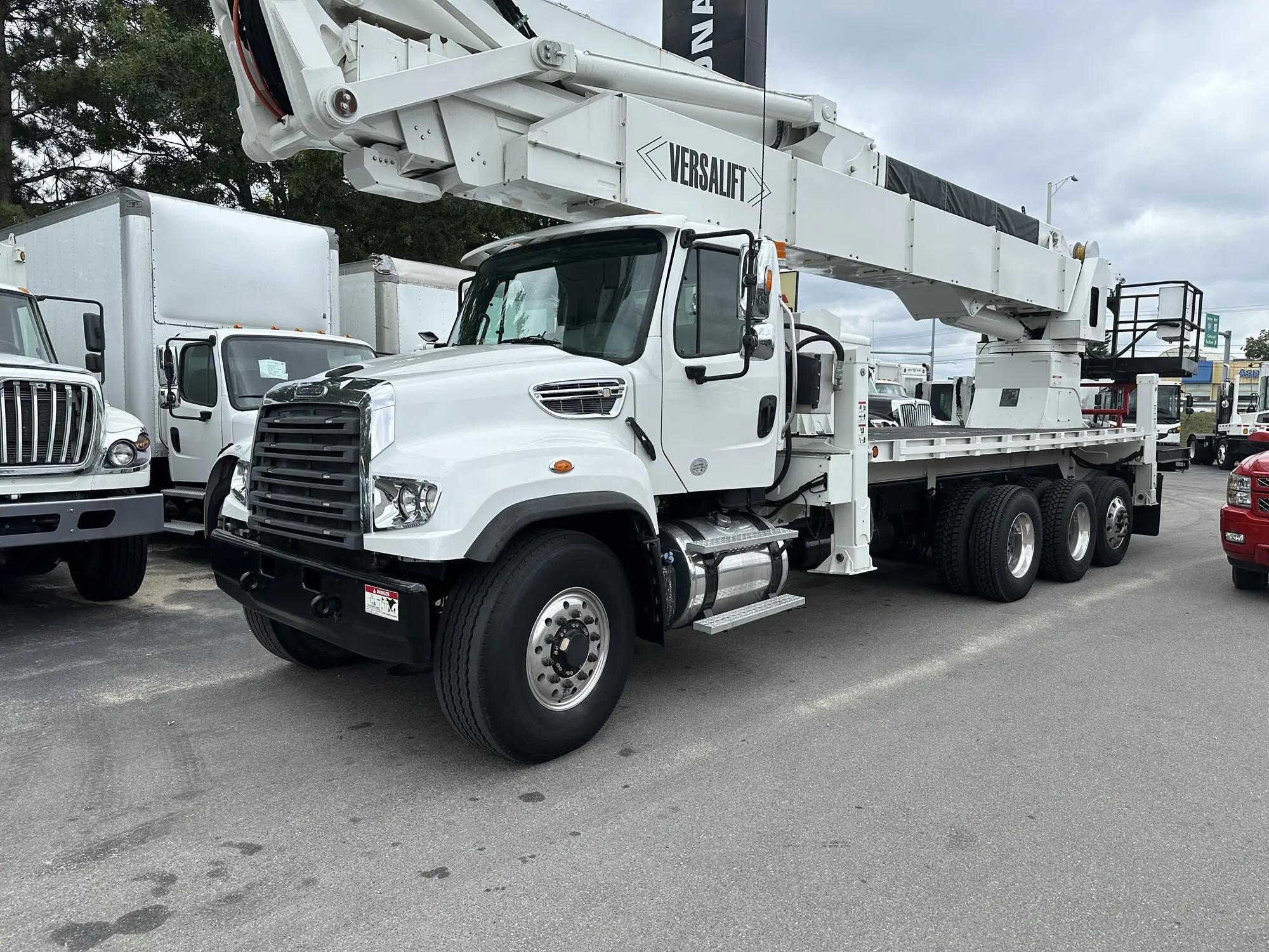 2018 Freightliner 114SD in Manchester, NH — photo 2