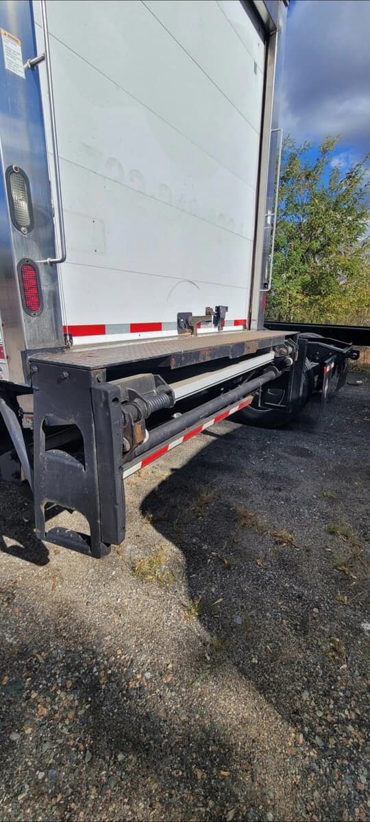 2014 Peterbilt 337 in Flemington, NJ — photo 5