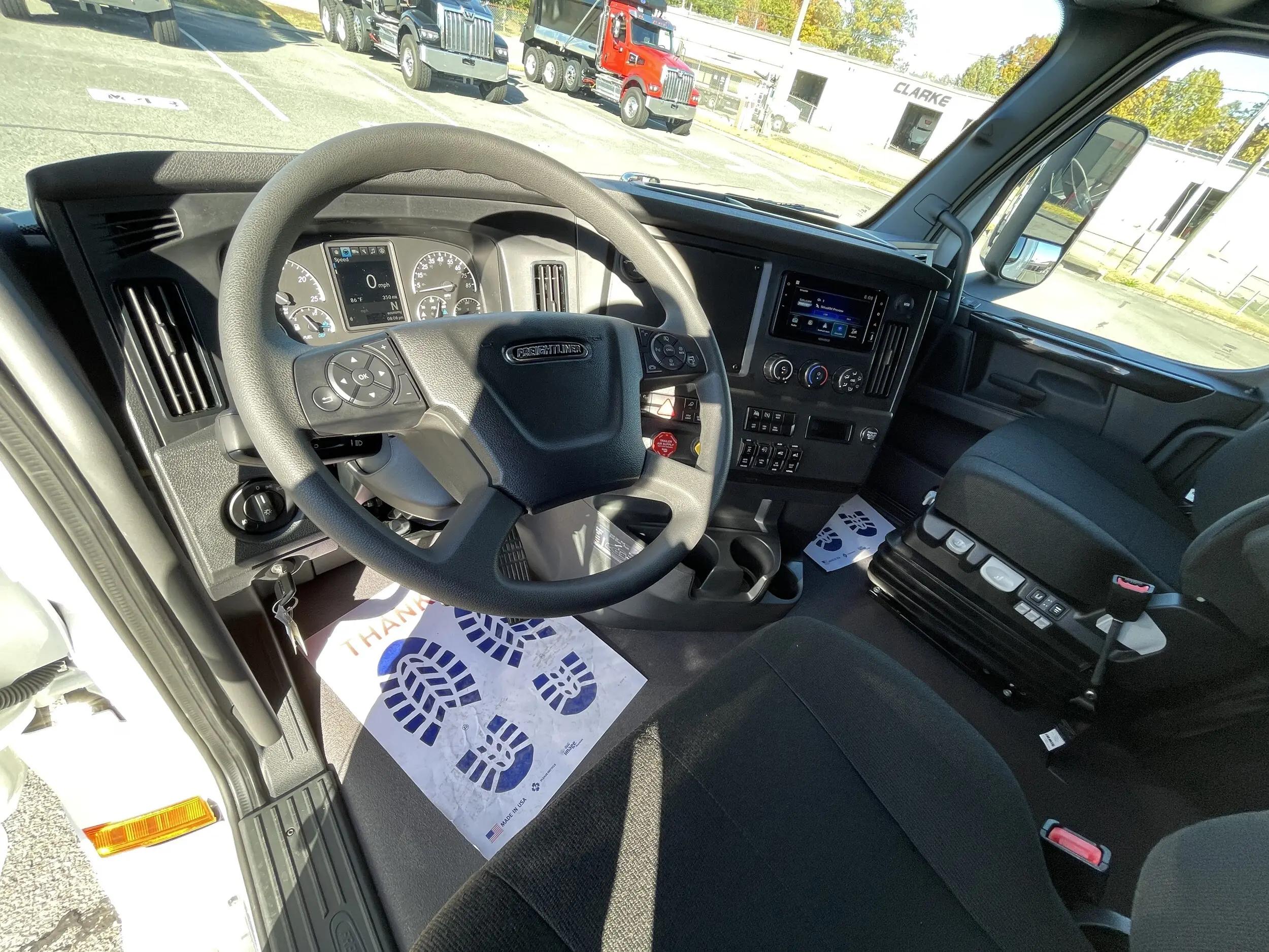 2026 Freightliner Cascadia in Chattanooga, TN — photo 19