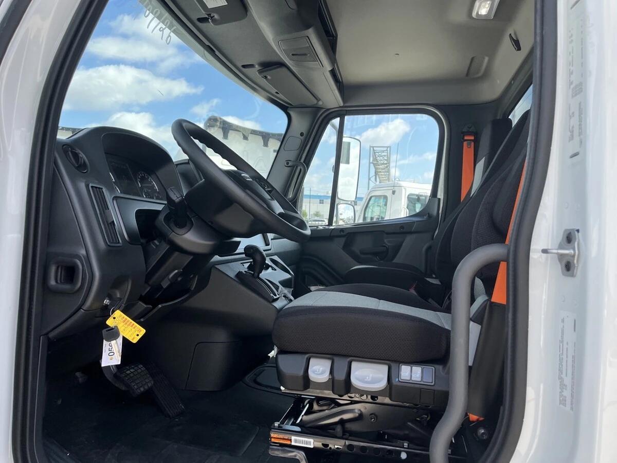 2027 Freightliner M2 106 — photo 10