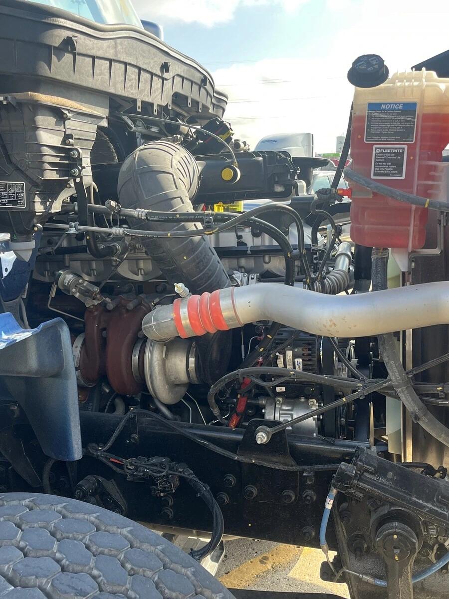 2026 International HX in Altoona, IA — photo 11