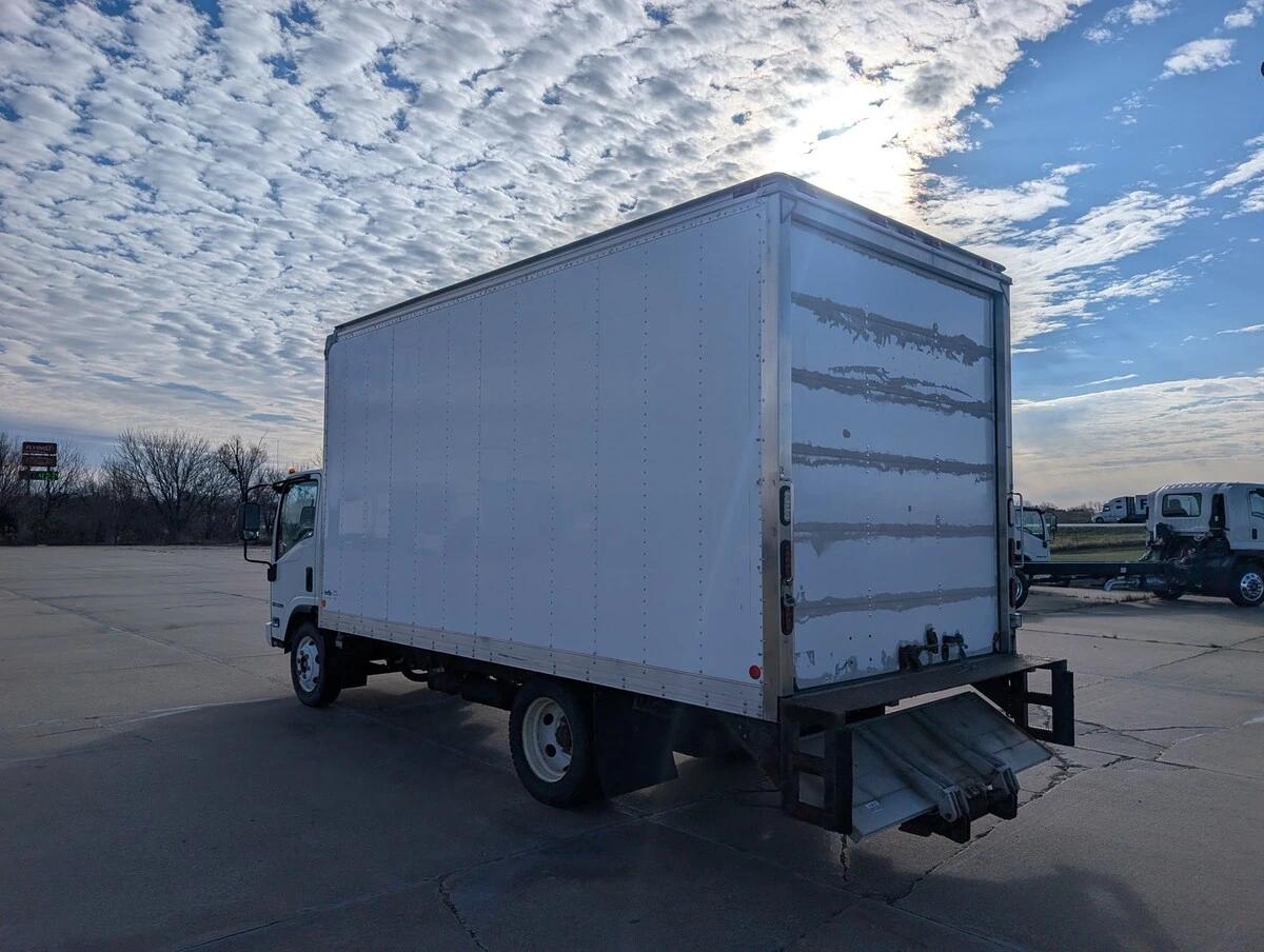 2016 Isuzu NPR in Davenport, IA — photo 2